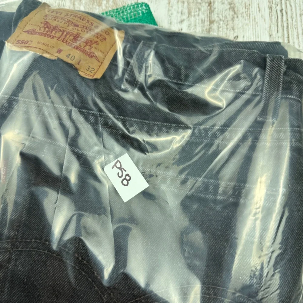 Vintage Levis 550 Relaxed Fit Black Jeans Mens 40x32 Made in USA 90s Denim